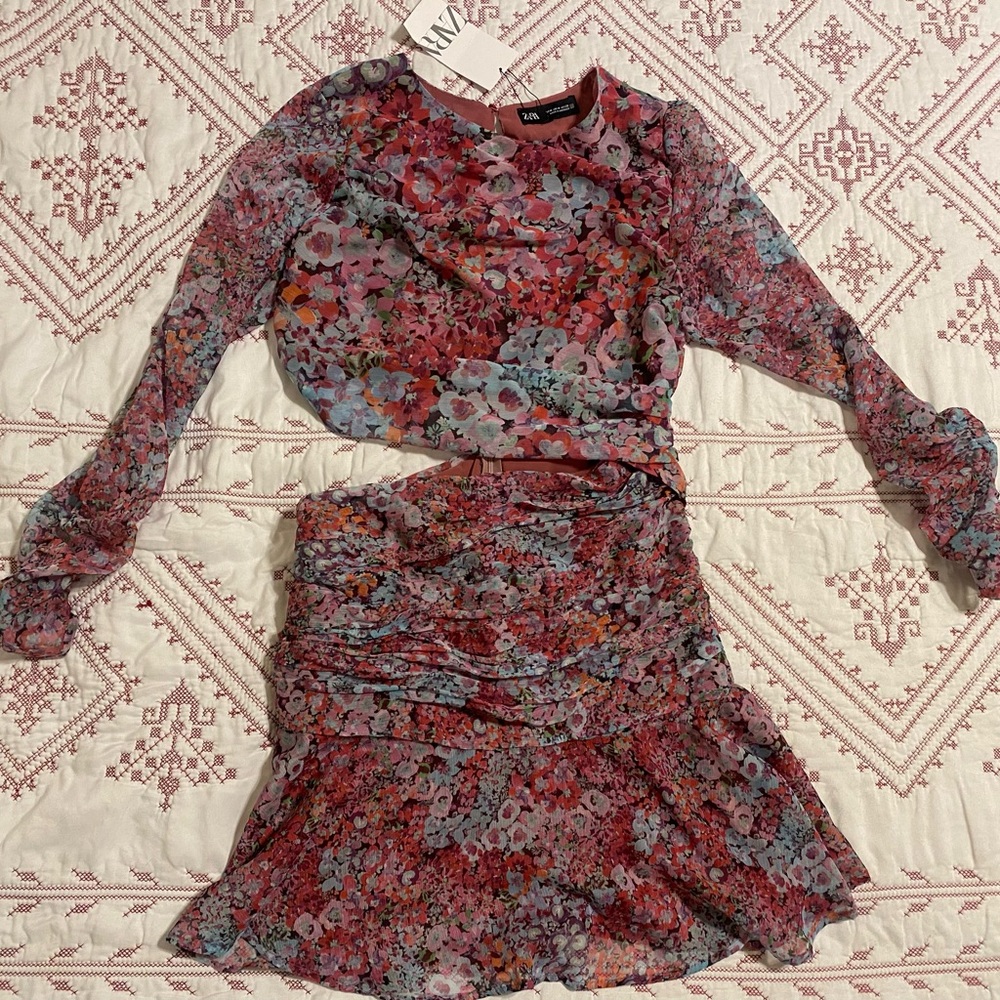 Brand New Zara Floral Dress - Size Medium